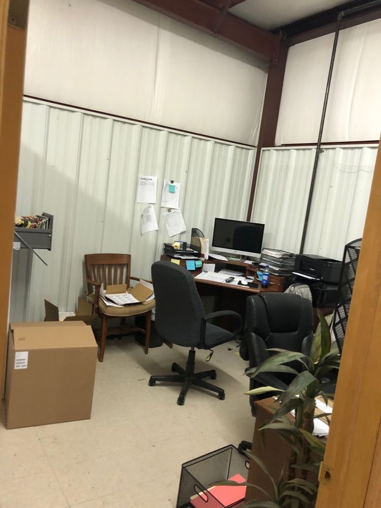 I-35 Office Warehouse 6,000 SF HEAT/AC: 170 Cain Dr, Haysville, KS 67060